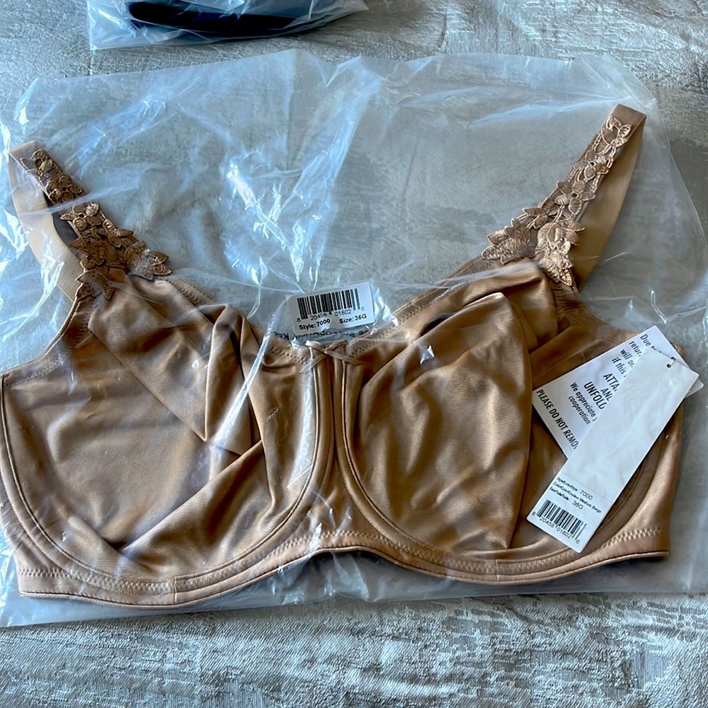 Dominique bar style 7000 Medium beige 36G. Tags on still in  original bag.